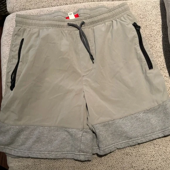Hunter Shorts - Picture 1 of 2